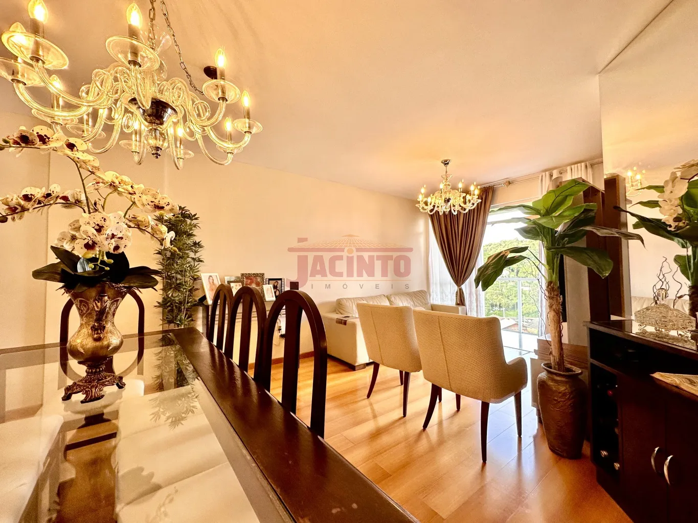 Apartamento amplo em ótima localização, com 3 dormitórios. — foto 4