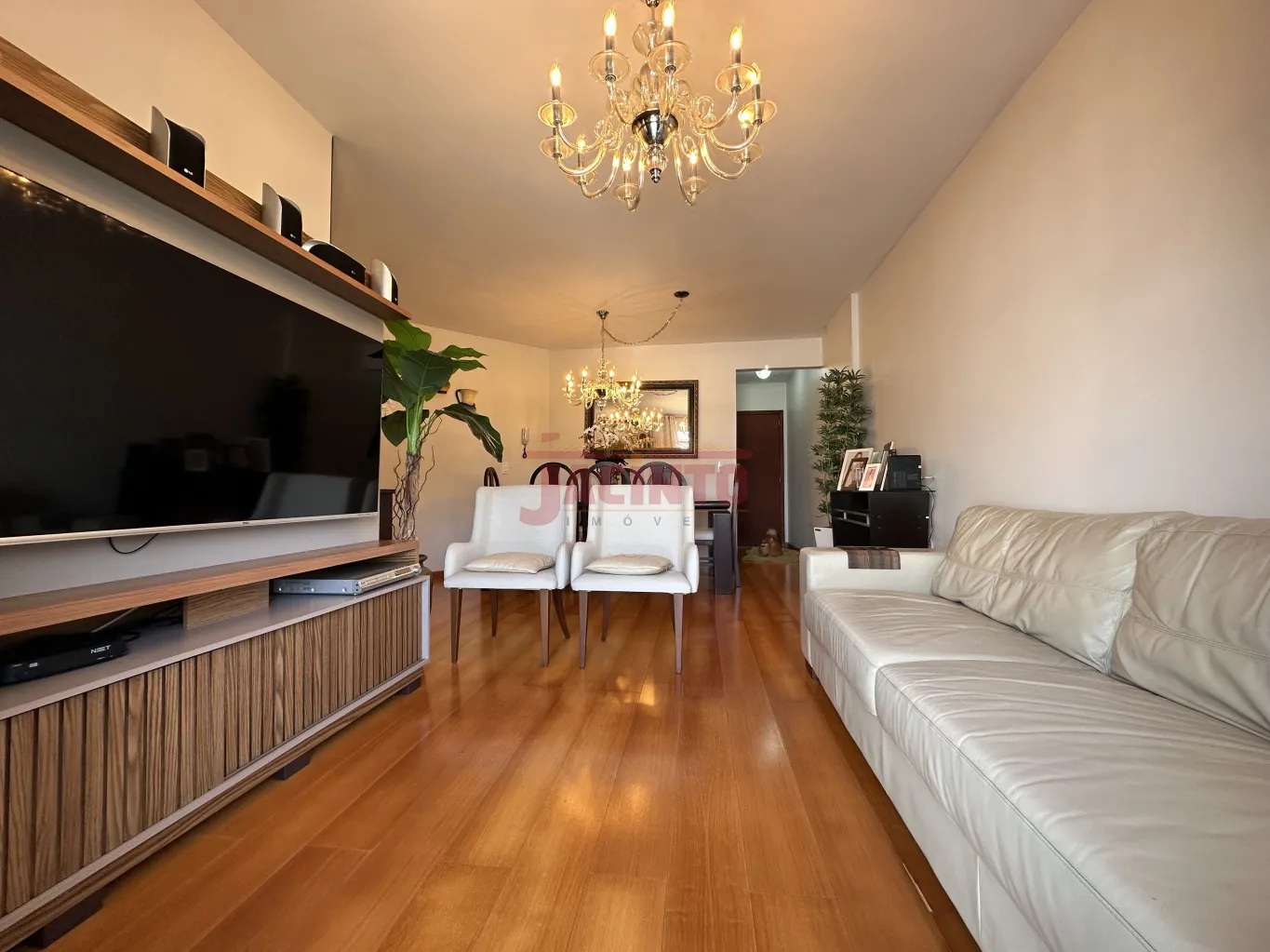 Apartamento amplo em ótima localização, com 3 dormitórios. — foto 5