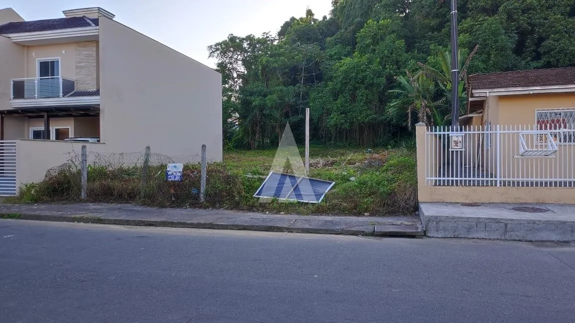 Terreno à venda no bairro Boa Vista em Joinville, por R$ 698.000.00. - foto 1