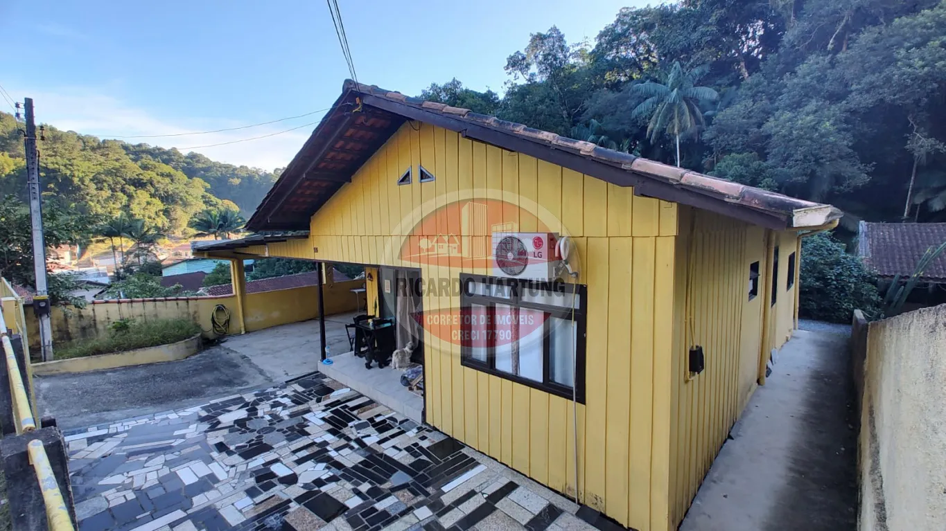 Casa mista localizada no bairro da Glória em Blumenau-SC — foto 2