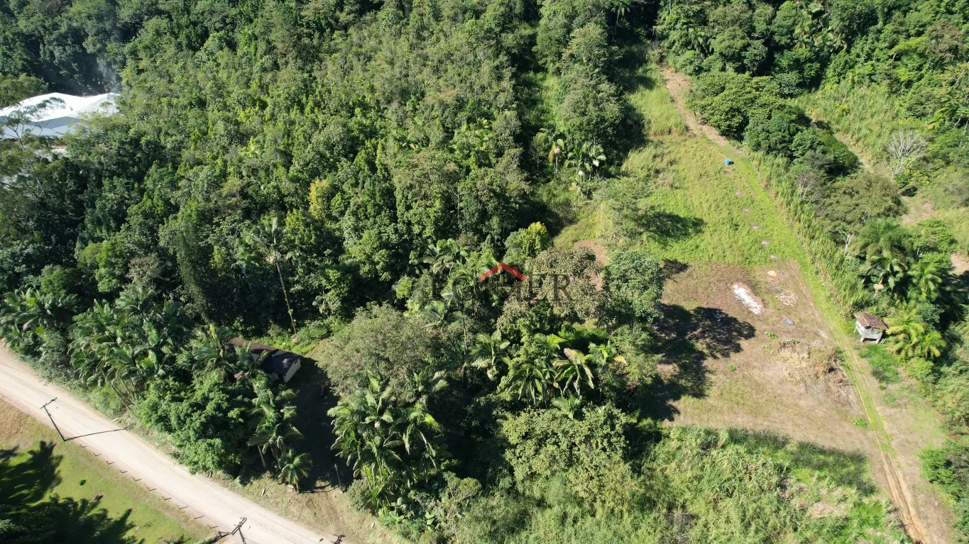 Excelente terreno urbano no bairro Ribeirão Areia para implantação de loteamento, com 40.779,44 m, fazendo frente em 116,58m , fundos 125,20m, lado direito 338,90m e lado esquerdo 370,14m. — foto 4