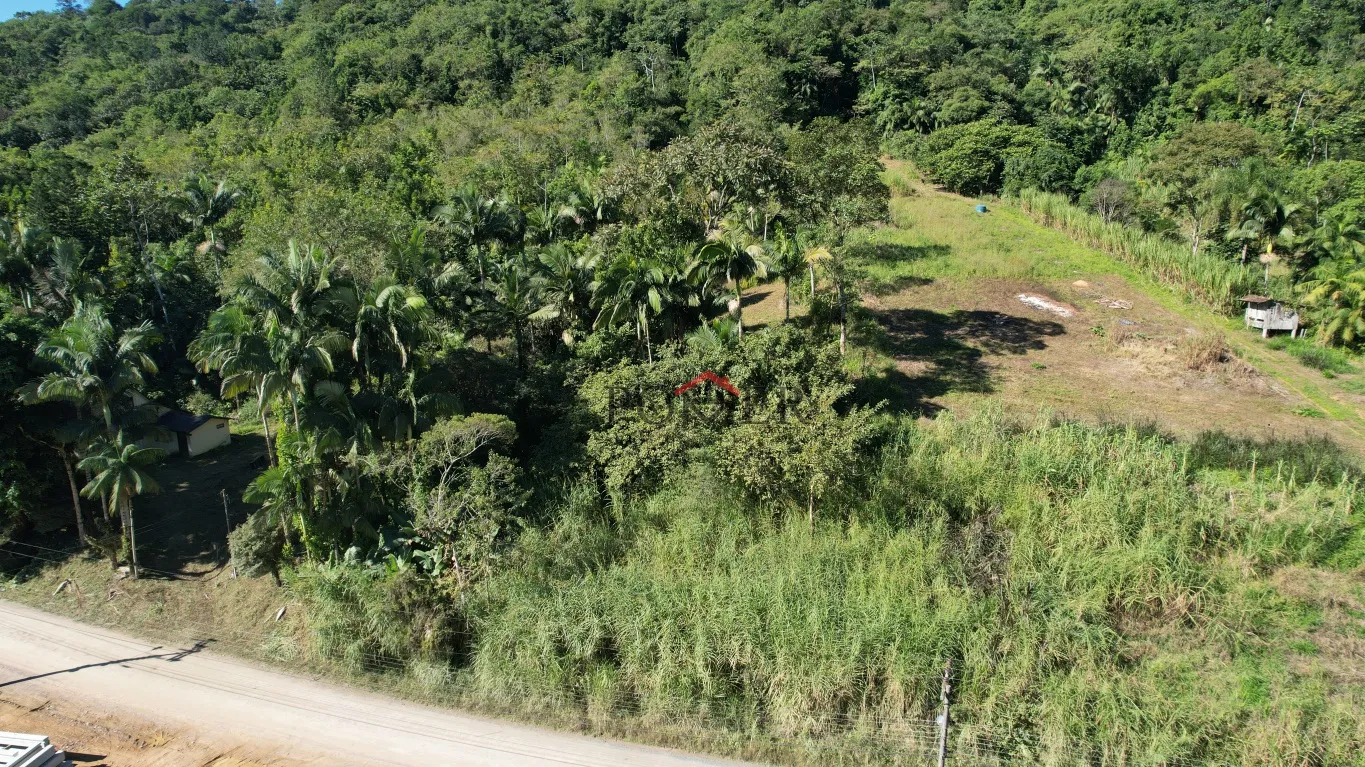 Excelente terreno urbano no bairro Ribeirão Areia para implantação de loteamento, com 40.779,44 m, fazendo frente em 116,58m , fundos 125,20m, lado direito 338,90m e lado esquerdo 370,14m. — foto 5