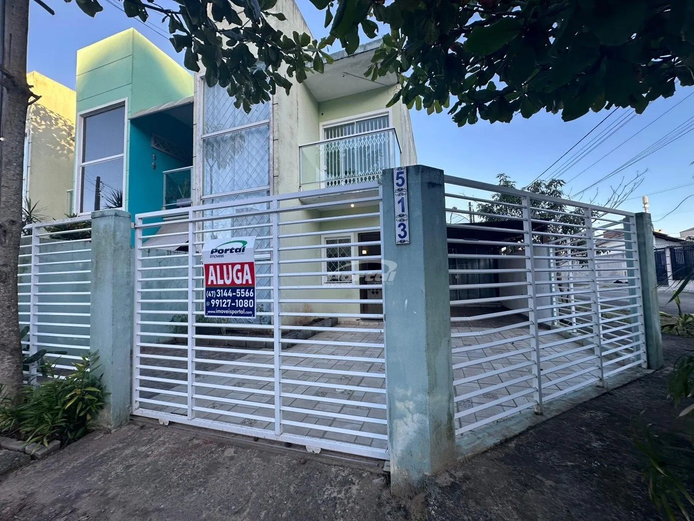 Casa de 2 dormitórios, área de festas e garagem, a cerca de 500 metros do mar no bairro Itacolomi em Balneário Piçarras/SC (Cód. 16277) — foto 2