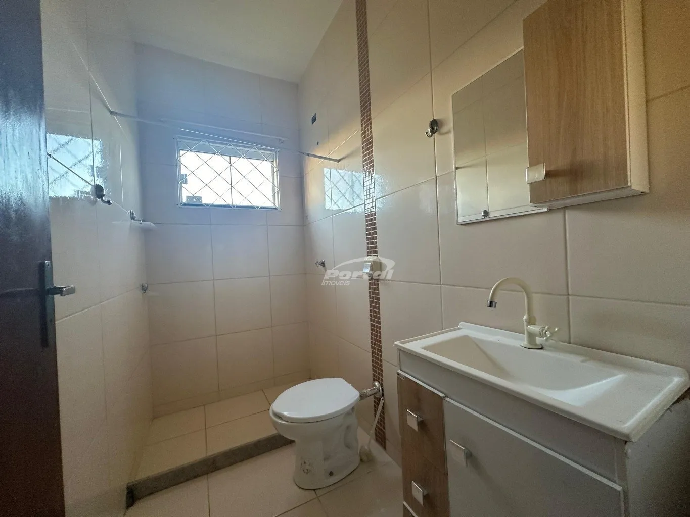 Casa de 2 dormitórios, área de festas e garagem, a cerca de 500 metros do mar no bairro Itacolomi em Balneário Piçarras/SC (Cód. 16277) — foto 6