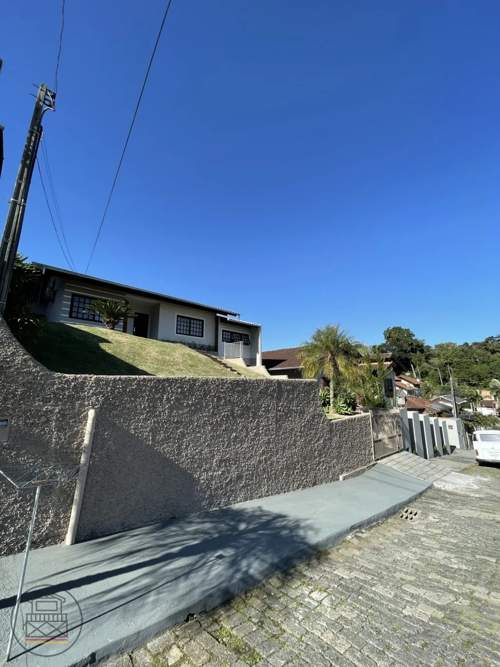 Casa com área de festa e piscina. — foto 3