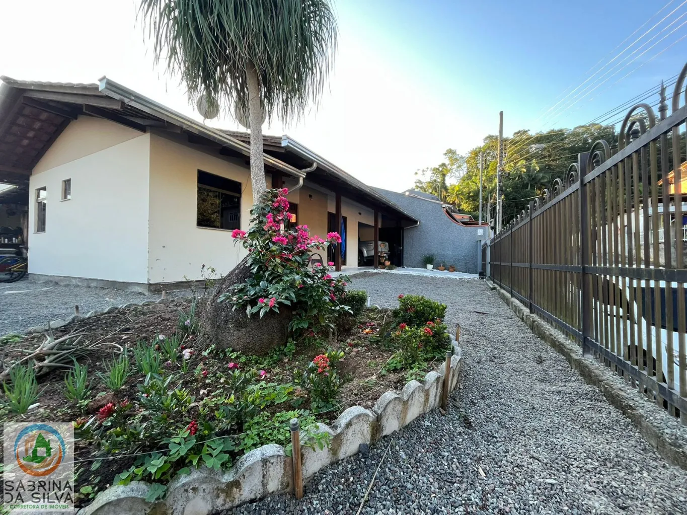 Galpão de 135 m2 e casa para moradia - foto 1