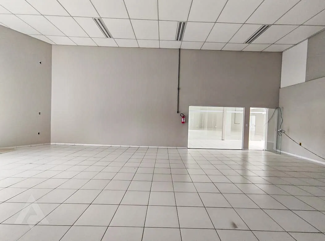 Loja Térrea de 120 m para locação por R$ 2.850,00 - Bairro Salto Weissbach - Blumenau/SC — foto 3