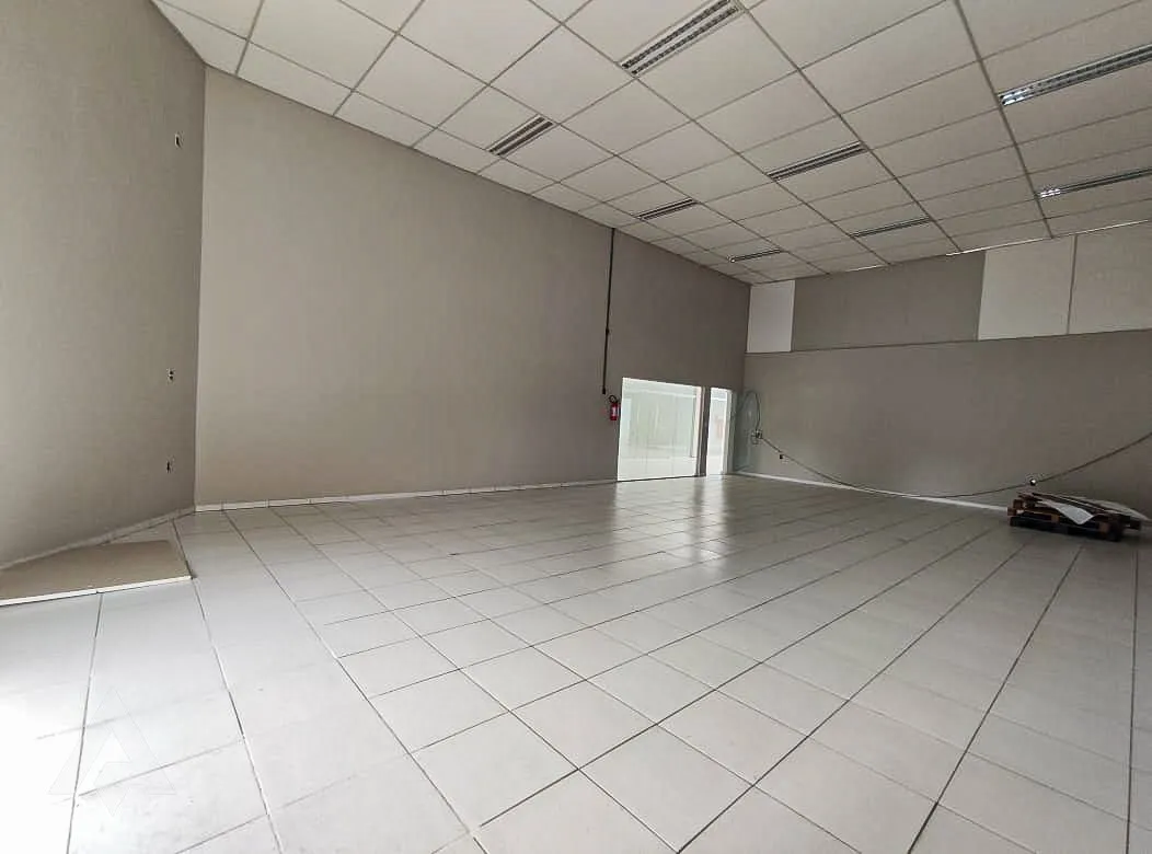 Loja Térrea de 120 m para locação por R$ 2.850,00 - Bairro Salto Weissbach - Blumenau/SC — foto 4