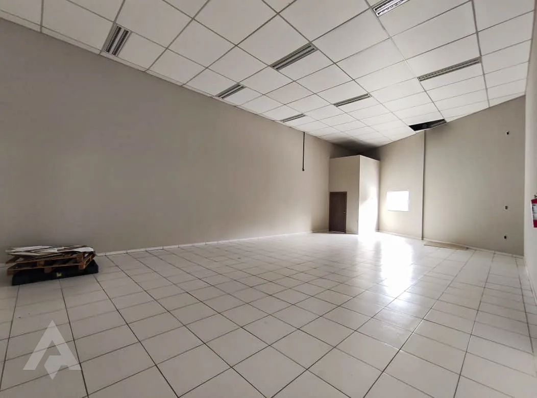 Loja Térrea de 120 m para locação por R$ 2.850,00 - Bairro Salto Weissbach - Blumenau/SC — foto 7