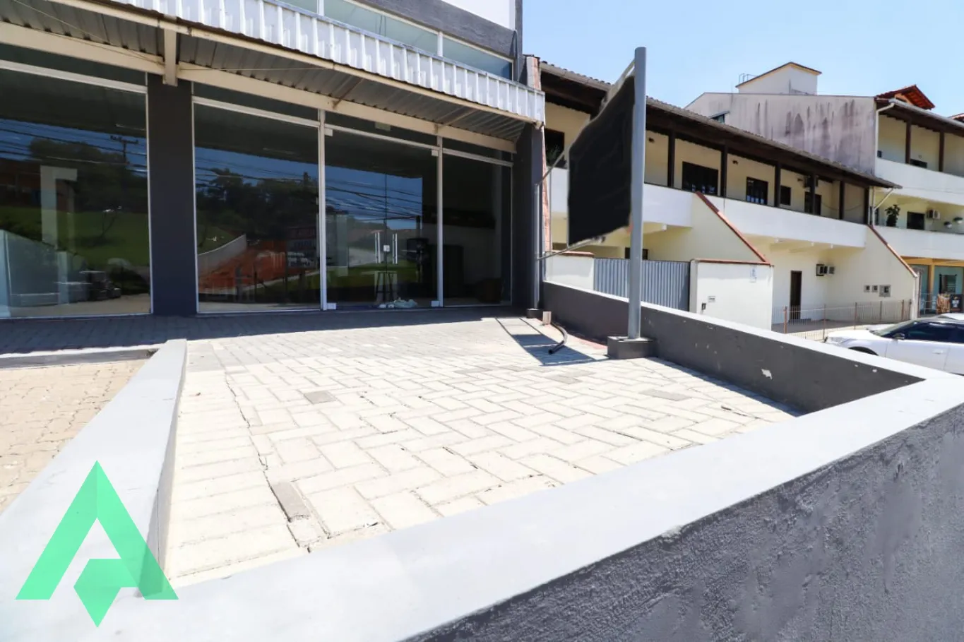 Loja Térrea de 80 m paar locação por R$ 2.000,00 - Bairro Salto Weissbach - Blumenau/SC - foto 1