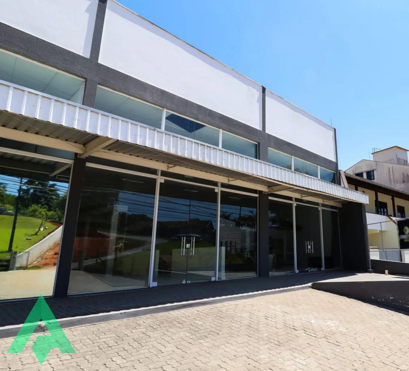 Loja Térrea de 80 m paar locação por R$ 2.000,00 - Bairro Salto Weissbach - Blumenau/SC — foto 2