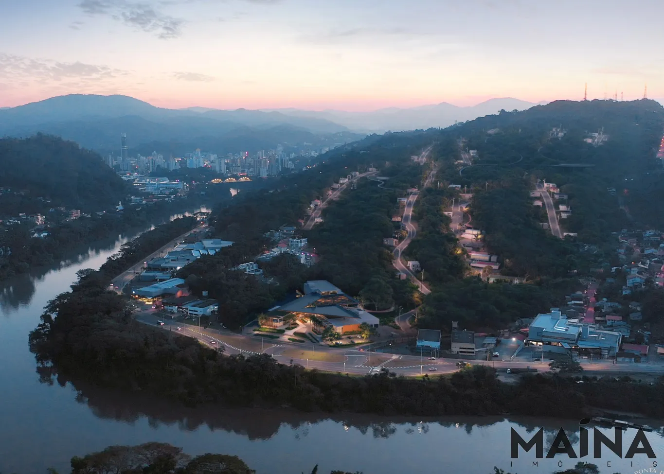 Blumenau pertence ao futuro e o seu futuro pertence a você! Conheça o Loteamento Ponta Vila um espaço urbano em meio à natureza, a apenas 2 min do Centro no bairro Ponta Aguda! — foto 2