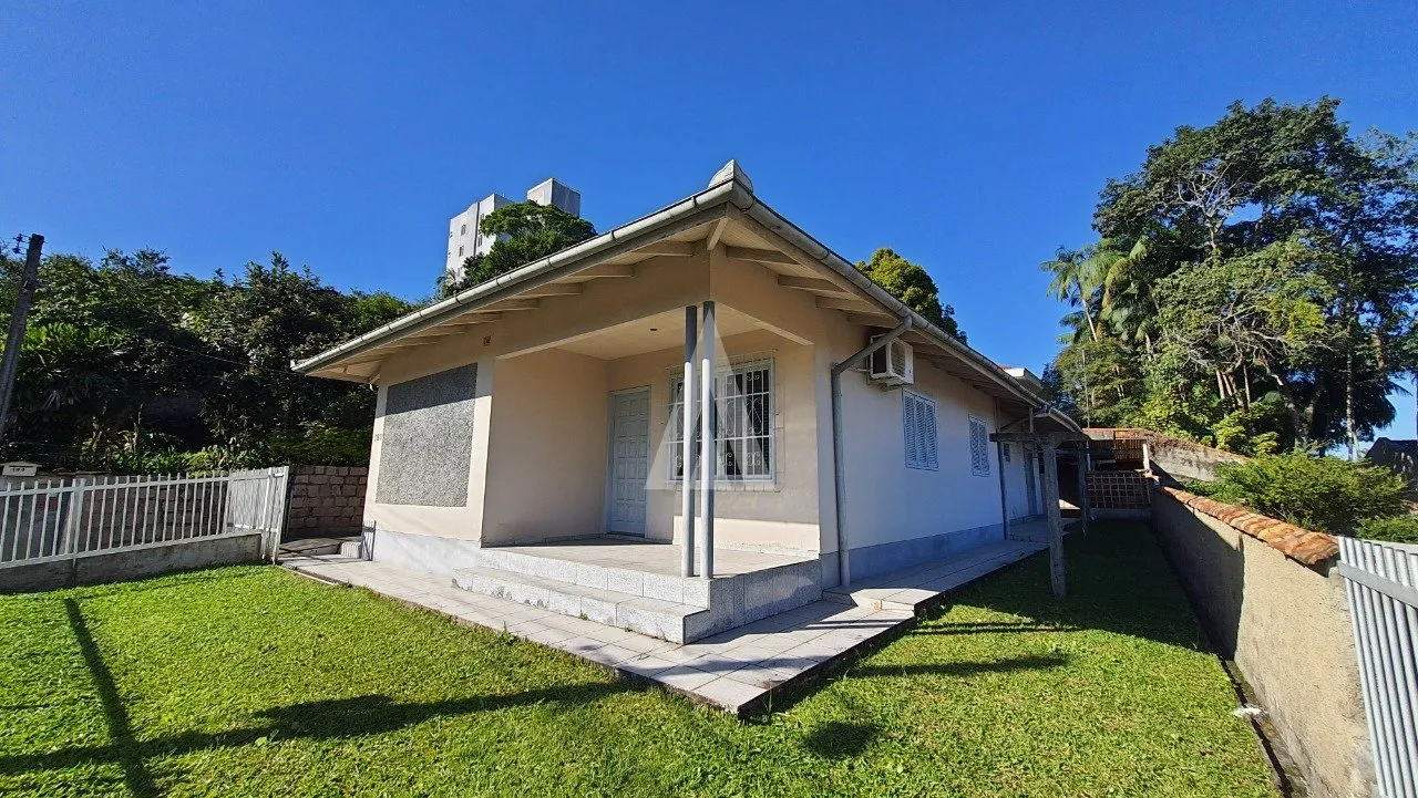 Casa com 3 quarto(s) à venda no bairro Floresta em Joinville, por R$ 890.000.00. - foto 1