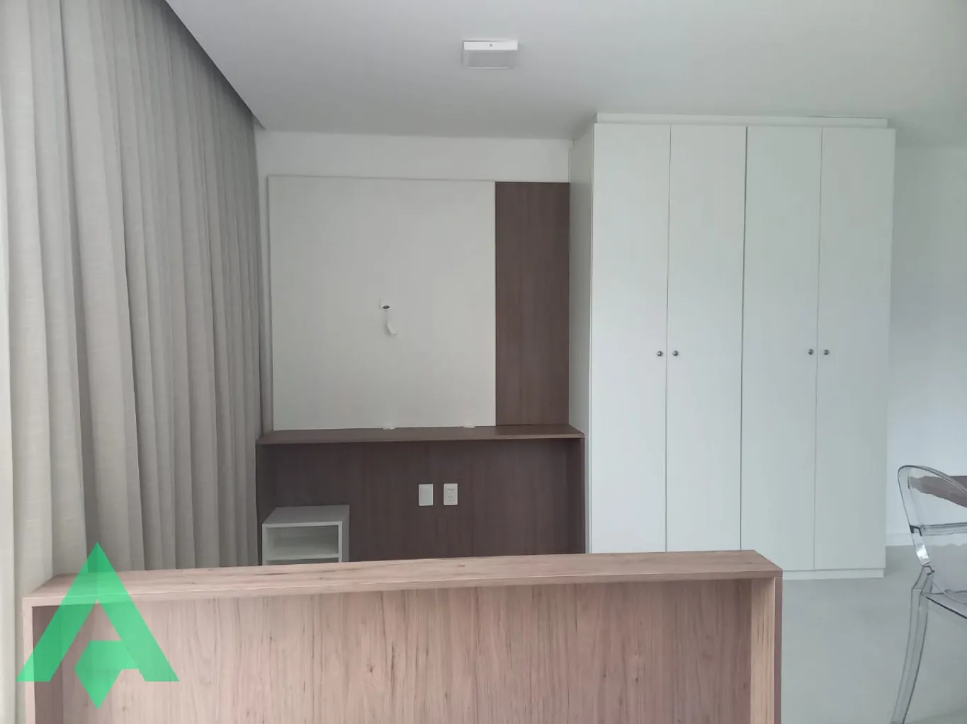 Lindo loft mobiliado à venda, no Centro de Blumenau!! — foto 3