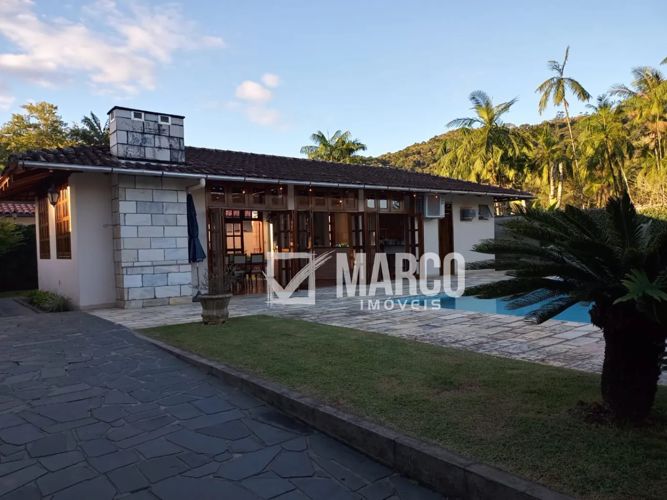 Imóvel ao lado dos principais pontos comerciais de Pomerode — foto 2