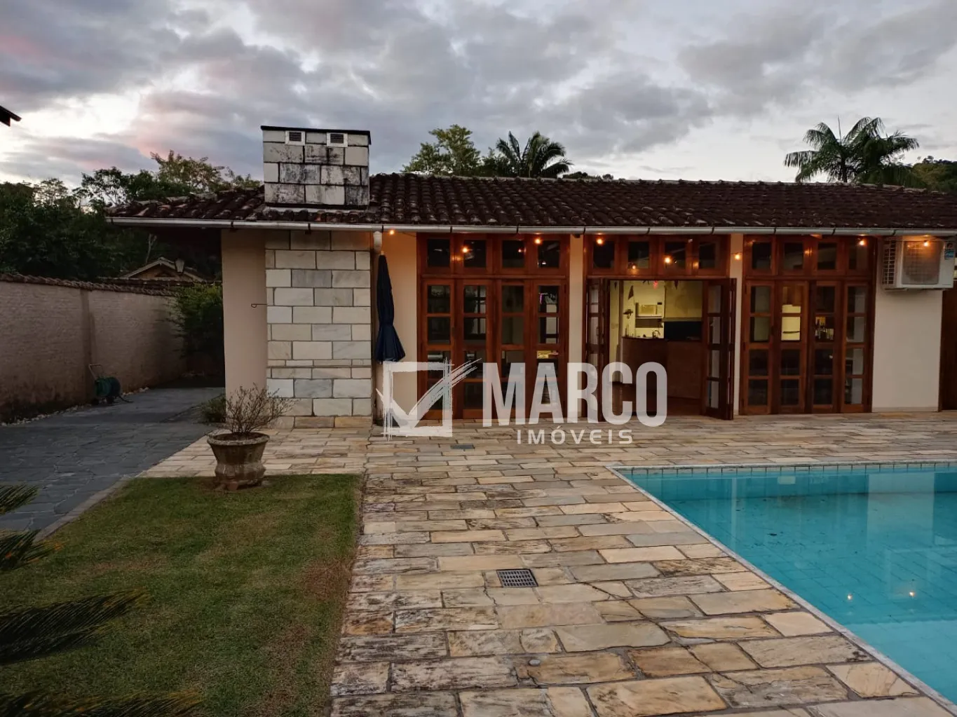 Imóvel ao lado dos principais pontos comerciais de Pomerode - foto 1