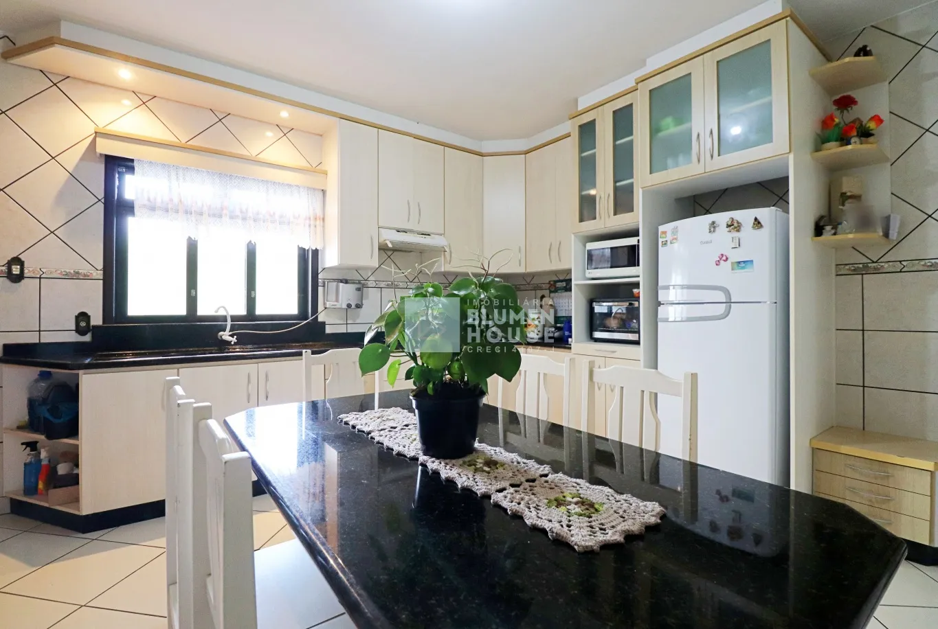 Casa com amplo terreno no bairro Itoupavazinha! — foto 5