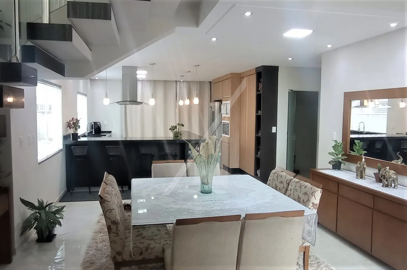Maravilhosa casa mobiliada em Gaspar no bairro Santa Terezinha, excelente oportunidade para quem quer desfrutar com a família com total conforto, segurança e comodiade. - foto 1