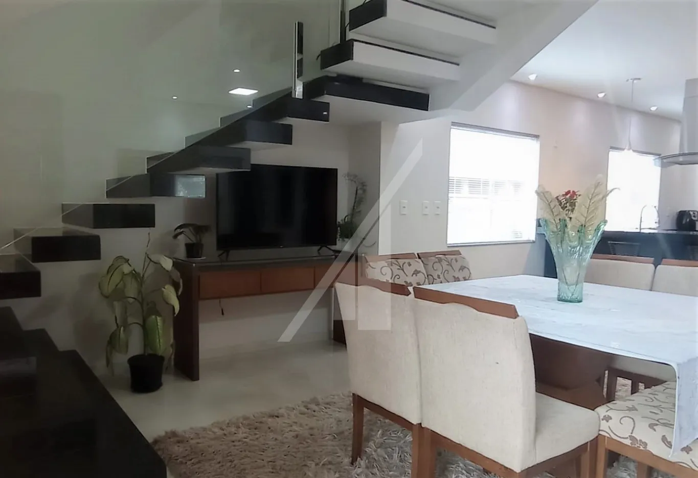 Maravilhosa casa mobiliada em Gaspar no bairro Santa Terezinha, excelente oportunidade para quem quer desfrutar com a família com total conforto, segurança e comodiade. — foto 2