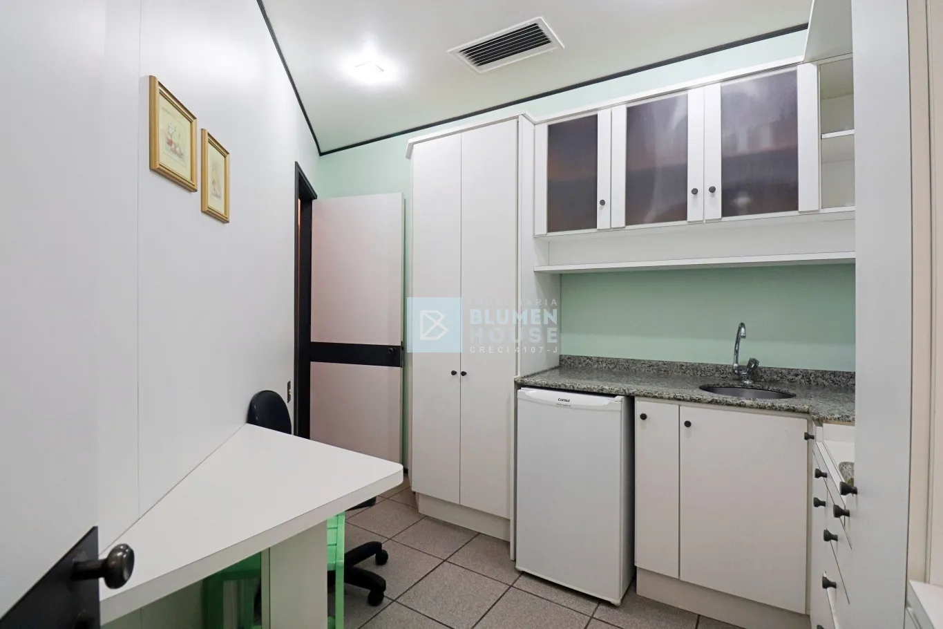 Sala comercial no Centro de Blumenau! — foto 6