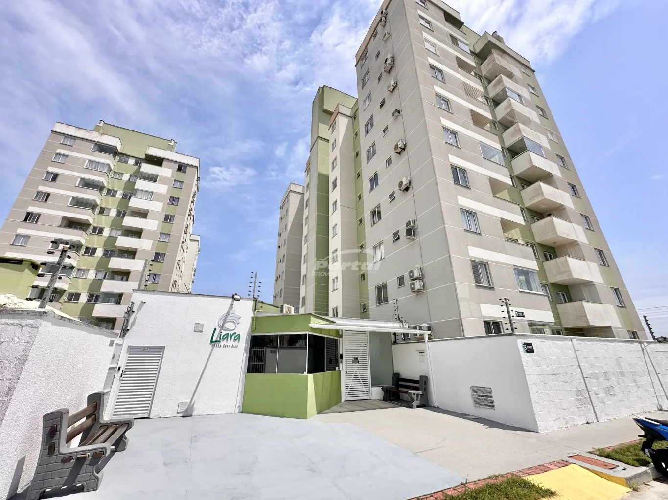 Apartamento no Residencial Liara, com 2 dormitórios a cerca de 200 metros do mar, no bairro Itacolomi em Balneário Piçarras/SC (Cód. 16281) — foto 2