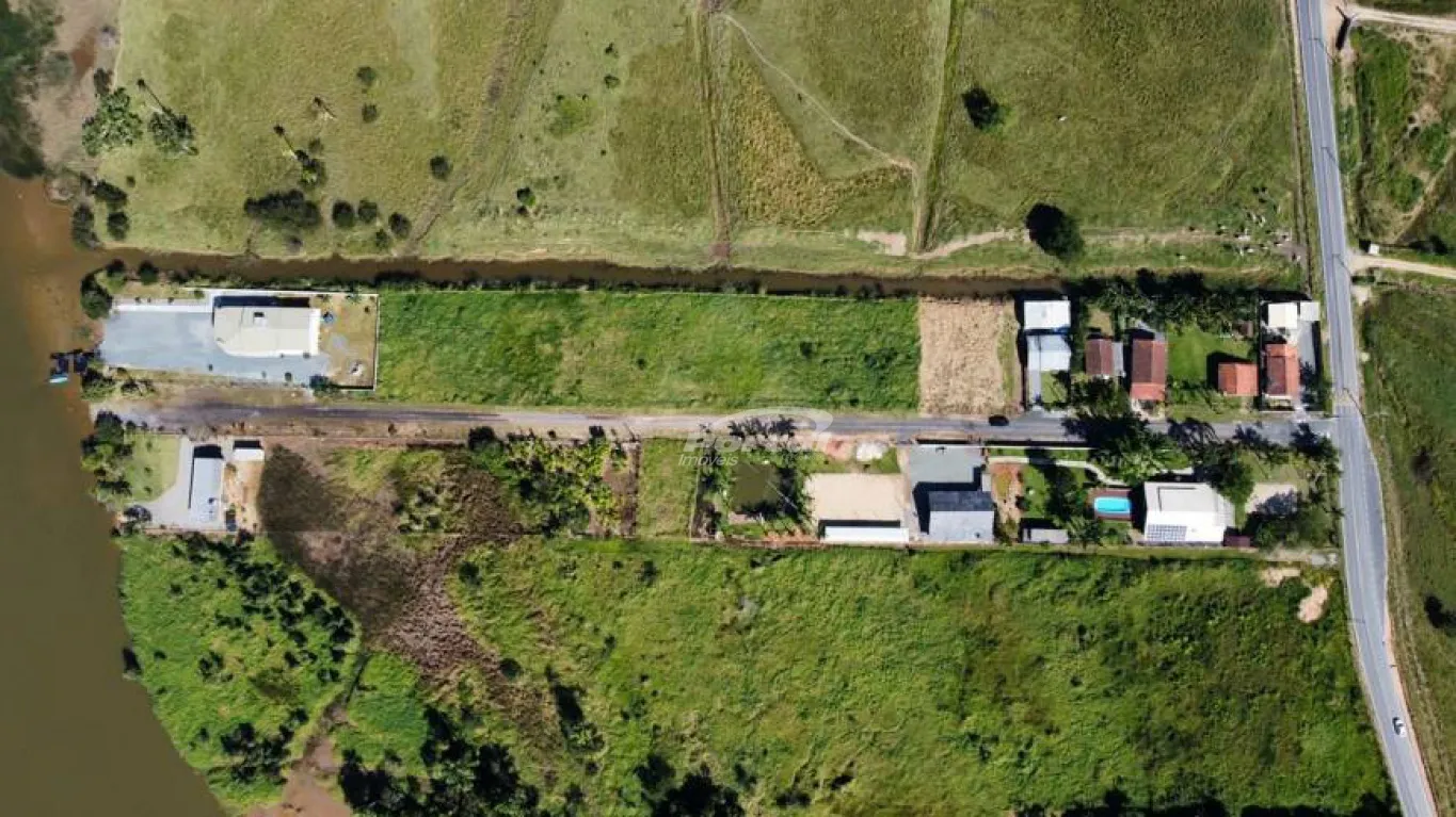 Aproveite essa oportunidade única! - Terreno espaçoso e estrategicamente localizado entre a estrada geral e o Rio Itapocú, em Araquari! - foto 1