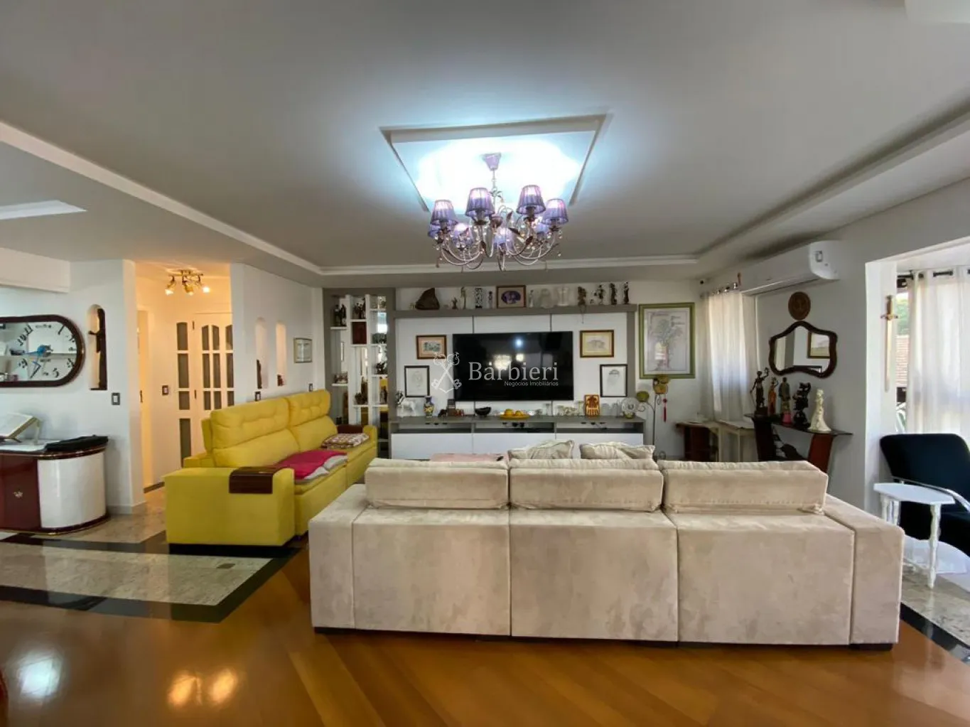 Apartamento com 5 quartos, sendo 3 suítes, 2 demi suítes e 455,00m no bairro Jardim Blumenau/SC. — foto 2