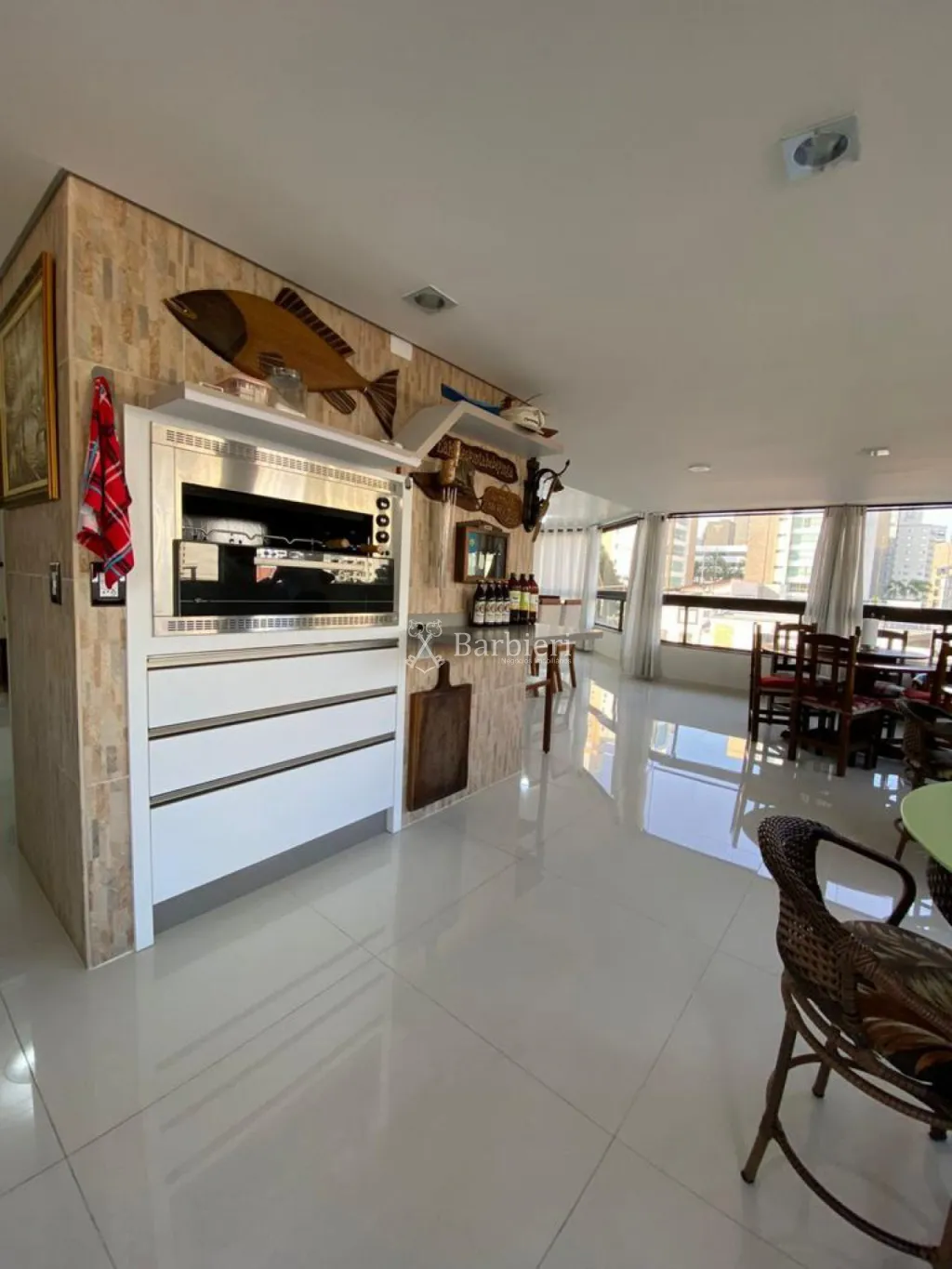 Apartamento com 5 quartos, sendo 3 suítes, 2 demi suítes e 455,00m no bairro Jardim Blumenau/SC. — foto 4