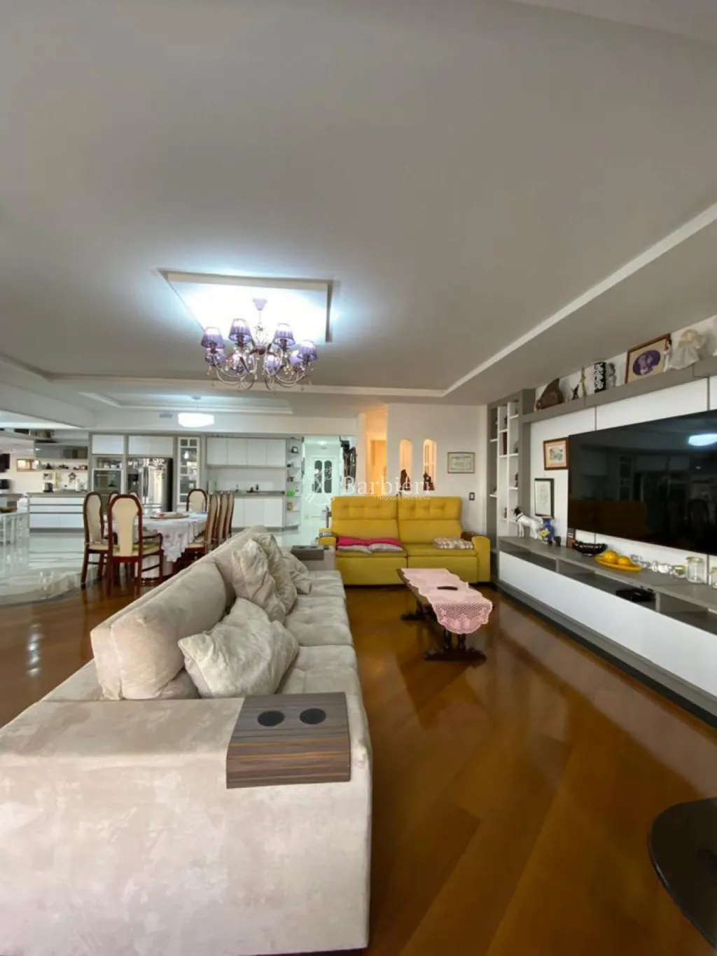 Apartamento com 5 quartos, sendo 3 suítes, 2 demi suítes e 455,00m no bairro Jardim Blumenau/SC. — foto 7