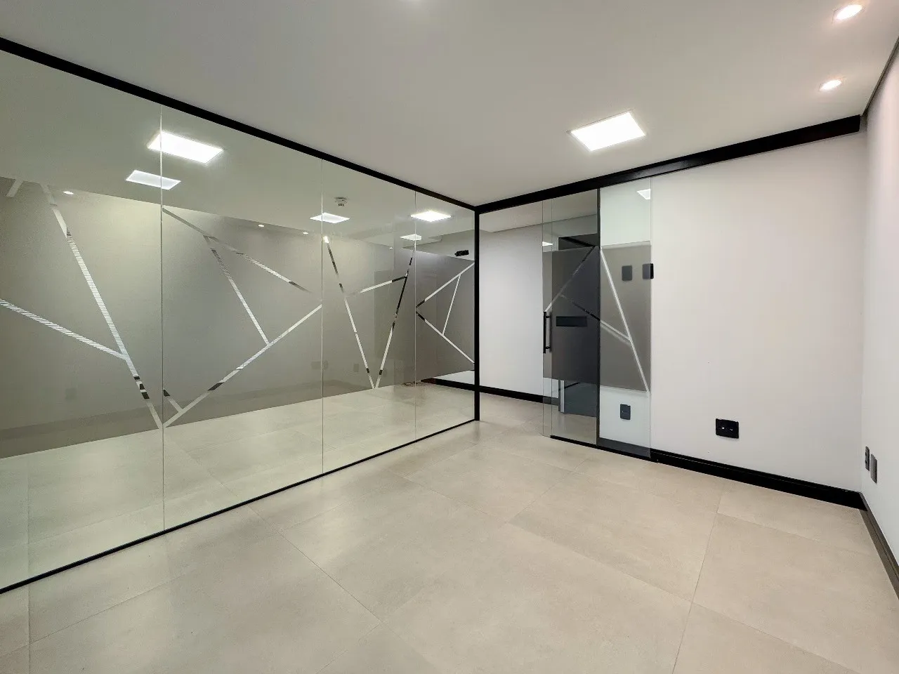 Sala Comercial para locação- Área útil (privativa) 78,00 m e 02 vaga - Jardim Blumenau, Blumenau - Agende seu horário! — foto 3