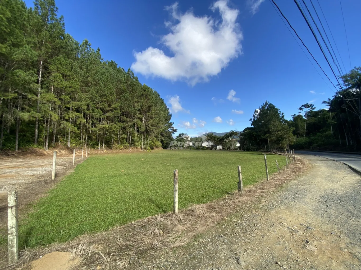 Terreno com 2500m para locação e Built To Suit no bairro Itoupava Central. Excelente localização em rua asfaltada, em uma transversal da Rua Gustavo Zimmermann - foto 1