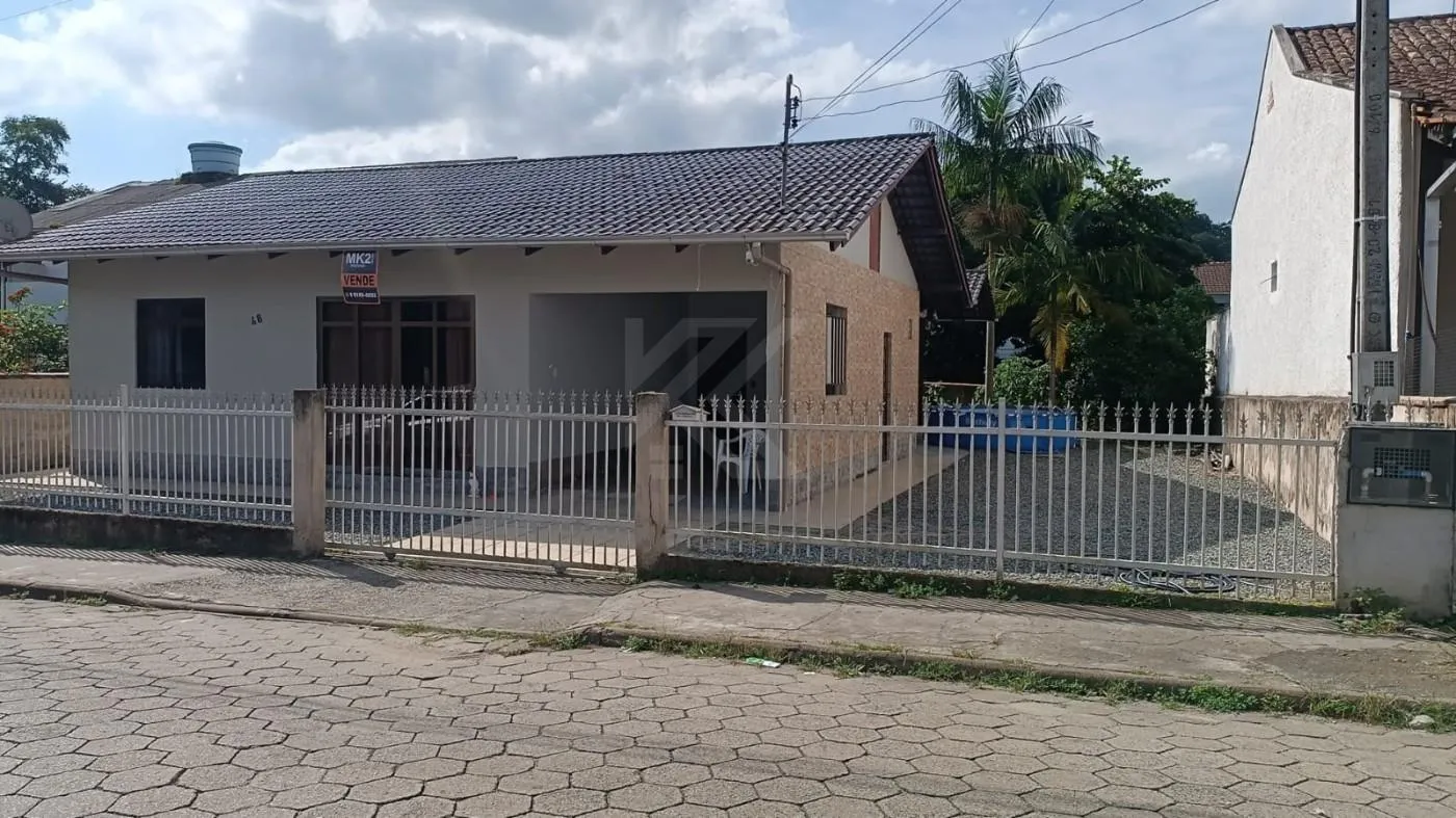 Casa para Venda em Blumenau / SC no bairro Itoupavazinha - foto 1