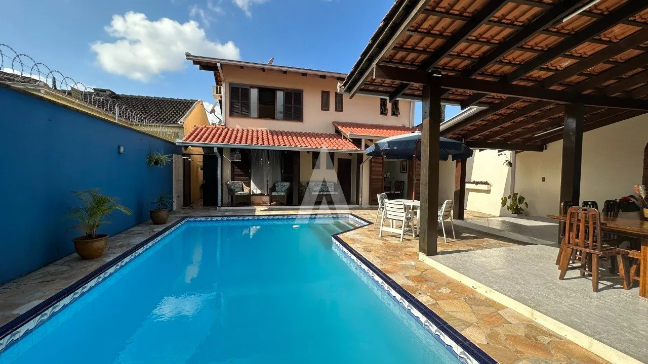 Sobrado com 1 suíte(s) mais 2 quarto(s) à venda no bairro Saguaçu em Joinville, por R$ 1.650.000.00. - foto 1