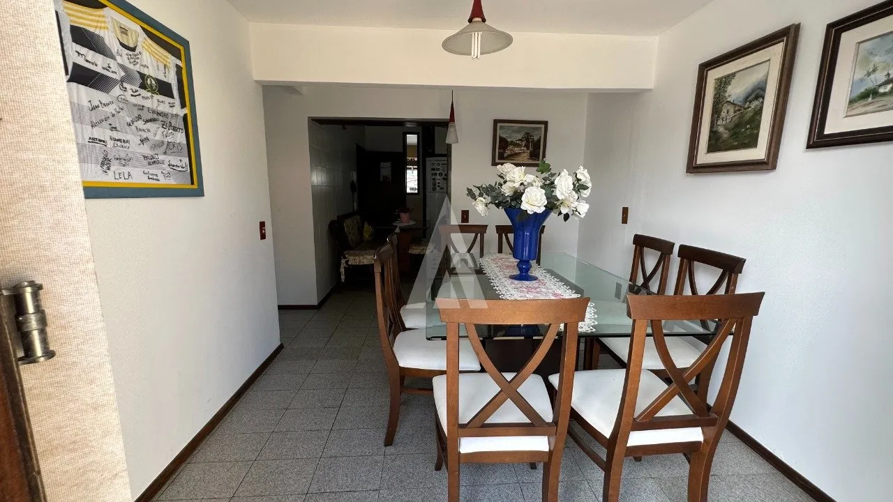 Sobrado com 1 suíte(s) mais 2 quarto(s) à venda no bairro Saguaçu em Joinville, por R$ 1.650.000.00. — foto 6