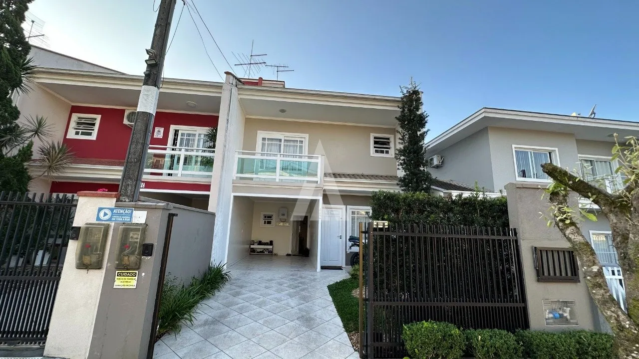 Sobrado Geminado com 1 suíte(s) mais 2 quarto(s) à venda no bairro Costa E Silva em Joinville, por R$ 890.000.00. — foto 2