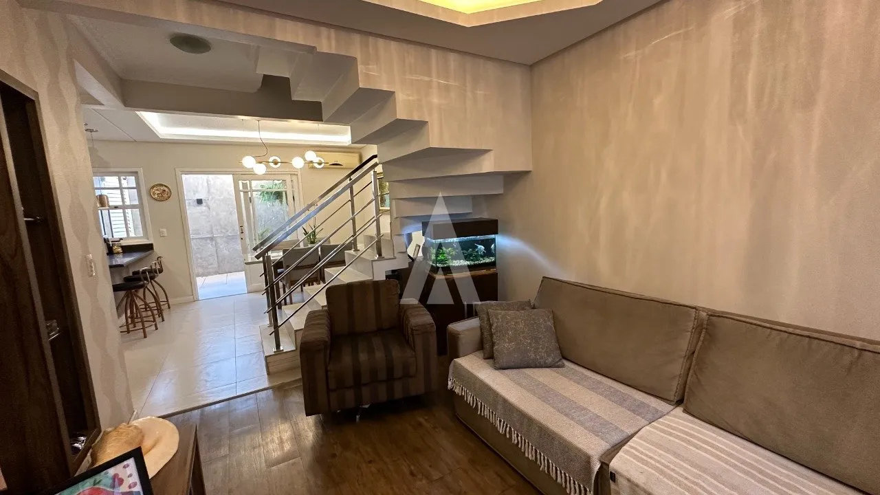 Sobrado Geminado com 1 suíte(s) mais 2 quarto(s) à venda no bairro Costa E Silva em Joinville, por R$ 890.000.00. — foto 4