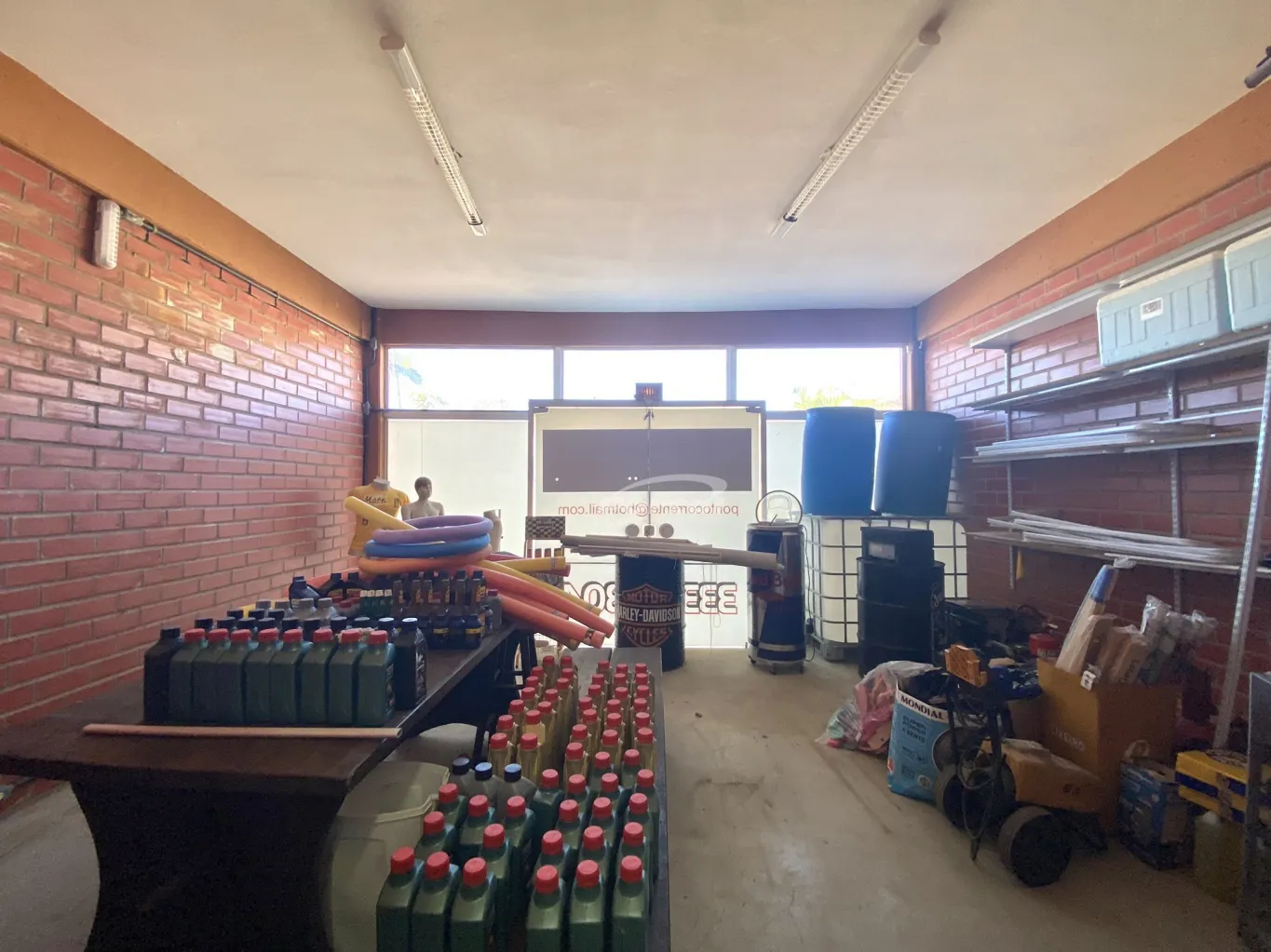 Excelente oportunidade comercial, galpão para locação no bairro Itoupava Norte! 600m, 2 pavimentos, 05 banheiros, 02 lojas de vitrini, com alvará e habite-se, 09 vagas de garagens, energia elétrica trifásica — foto 7