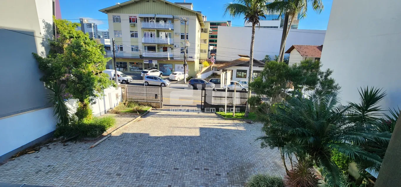 Linda casa comercial — foto 2