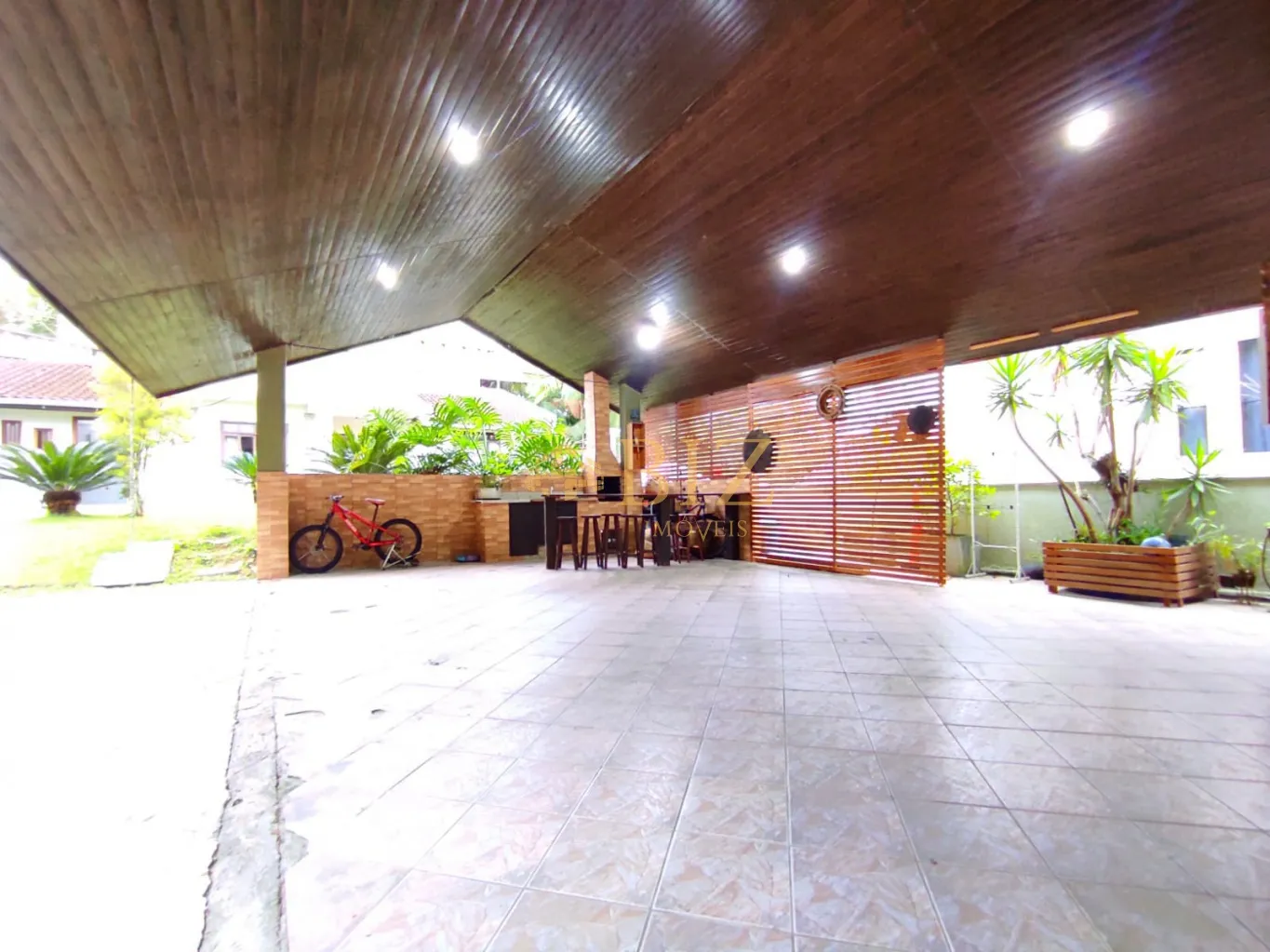 Maravilhosa casa plana com 5 quartos sendo 2 suítes, no Bairro Fortaleza, em final de rua sem saída! — foto 5