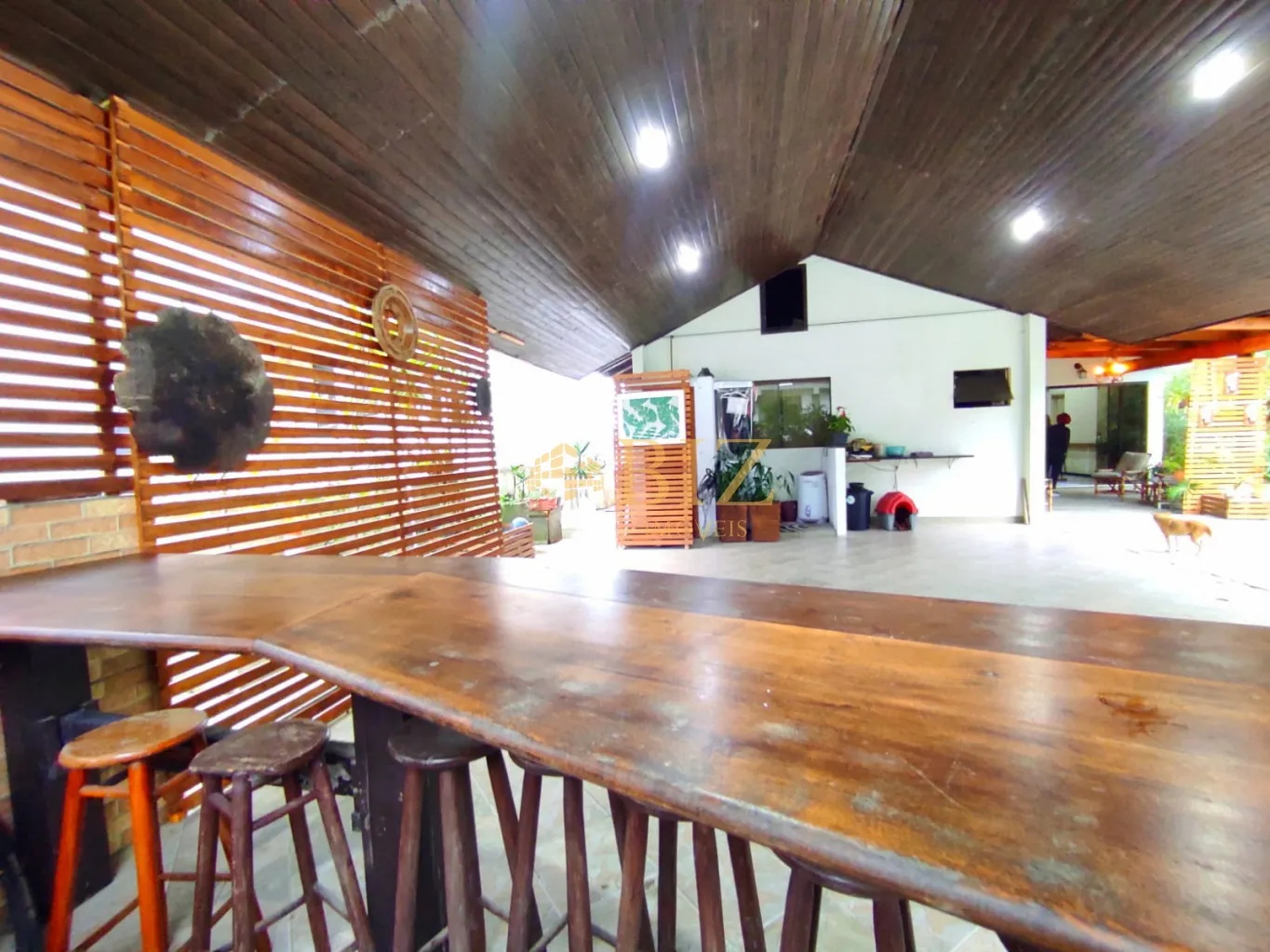 Maravilhosa casa plana com 5 quartos sendo 2 suítes, no Bairro Fortaleza, em final de rua sem saída! — foto 6