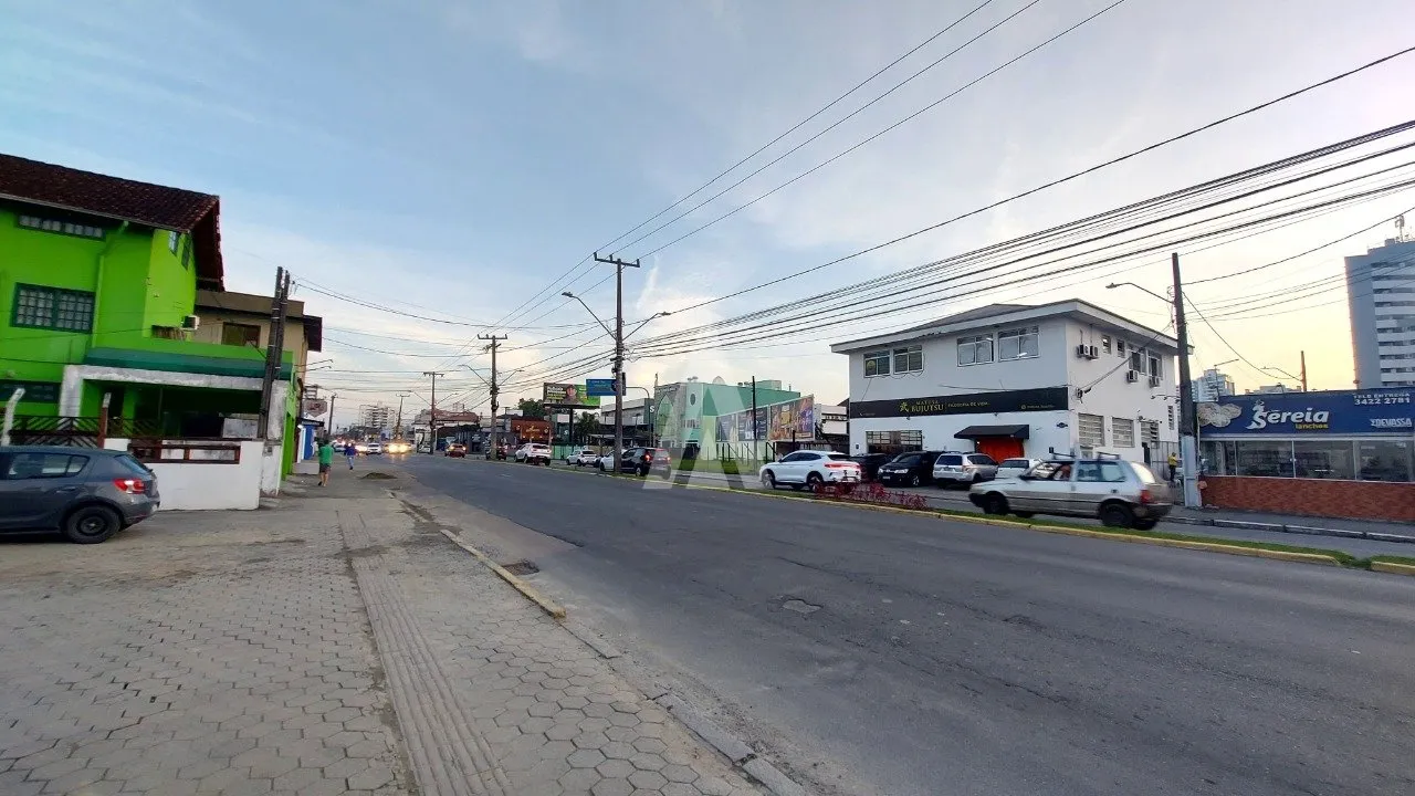 Terreno à venda no bairro Centro em Joinville, por R$ 5.098.500.00. — foto 6