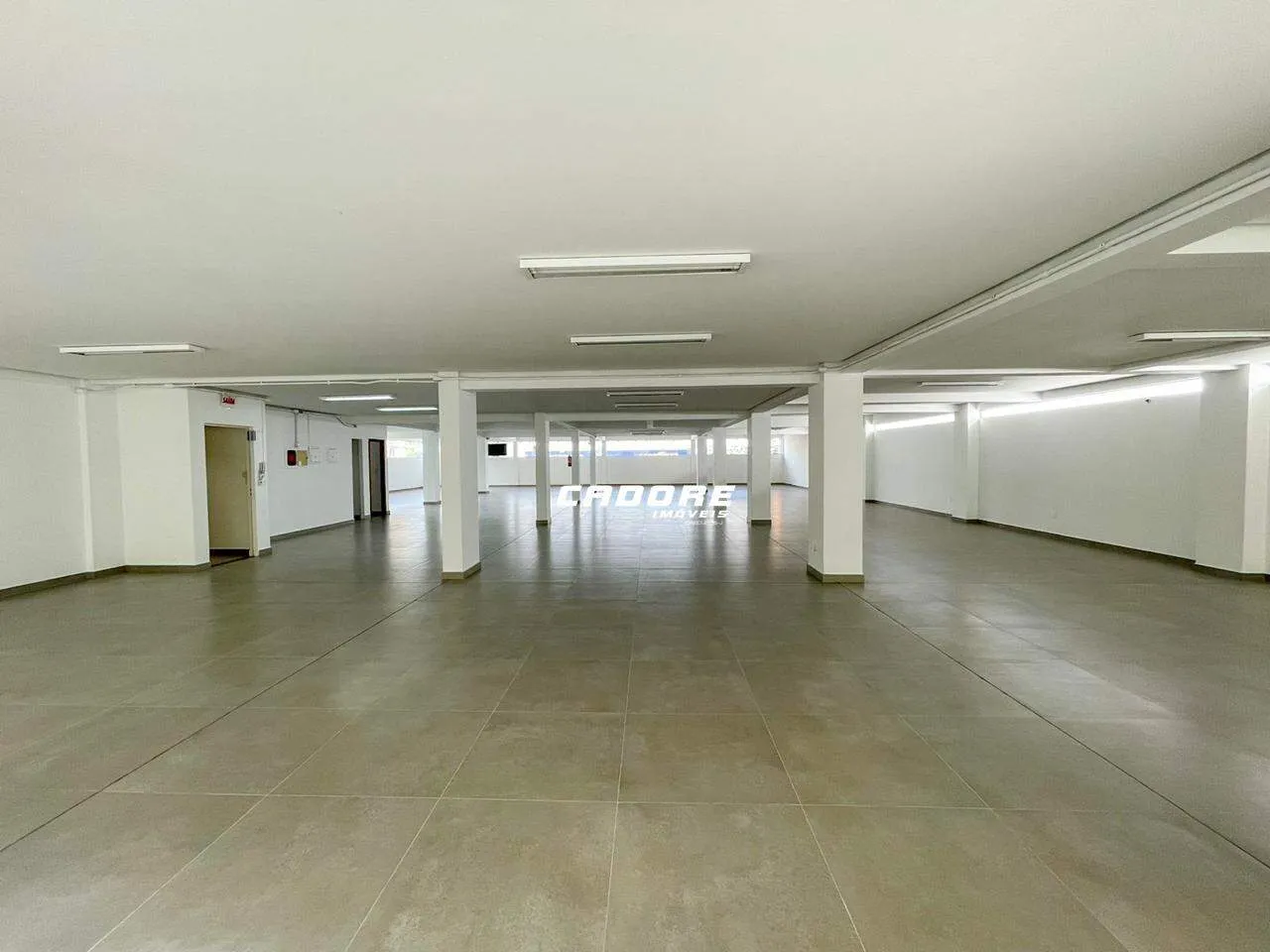 Excelente sala comercial com aproximadamente 533m no bairro Ponta Aguda — foto 6