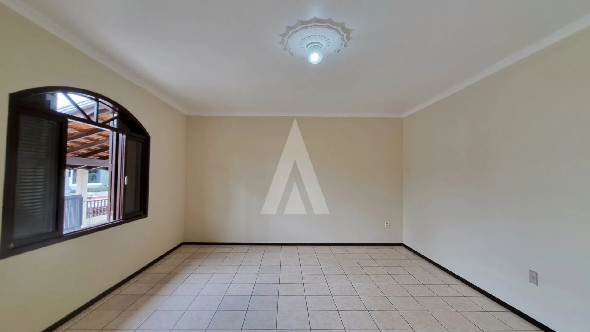 Casa residencial com 2 quartos sendo 1 suíte, no bairro Bom Retiro. — foto 6