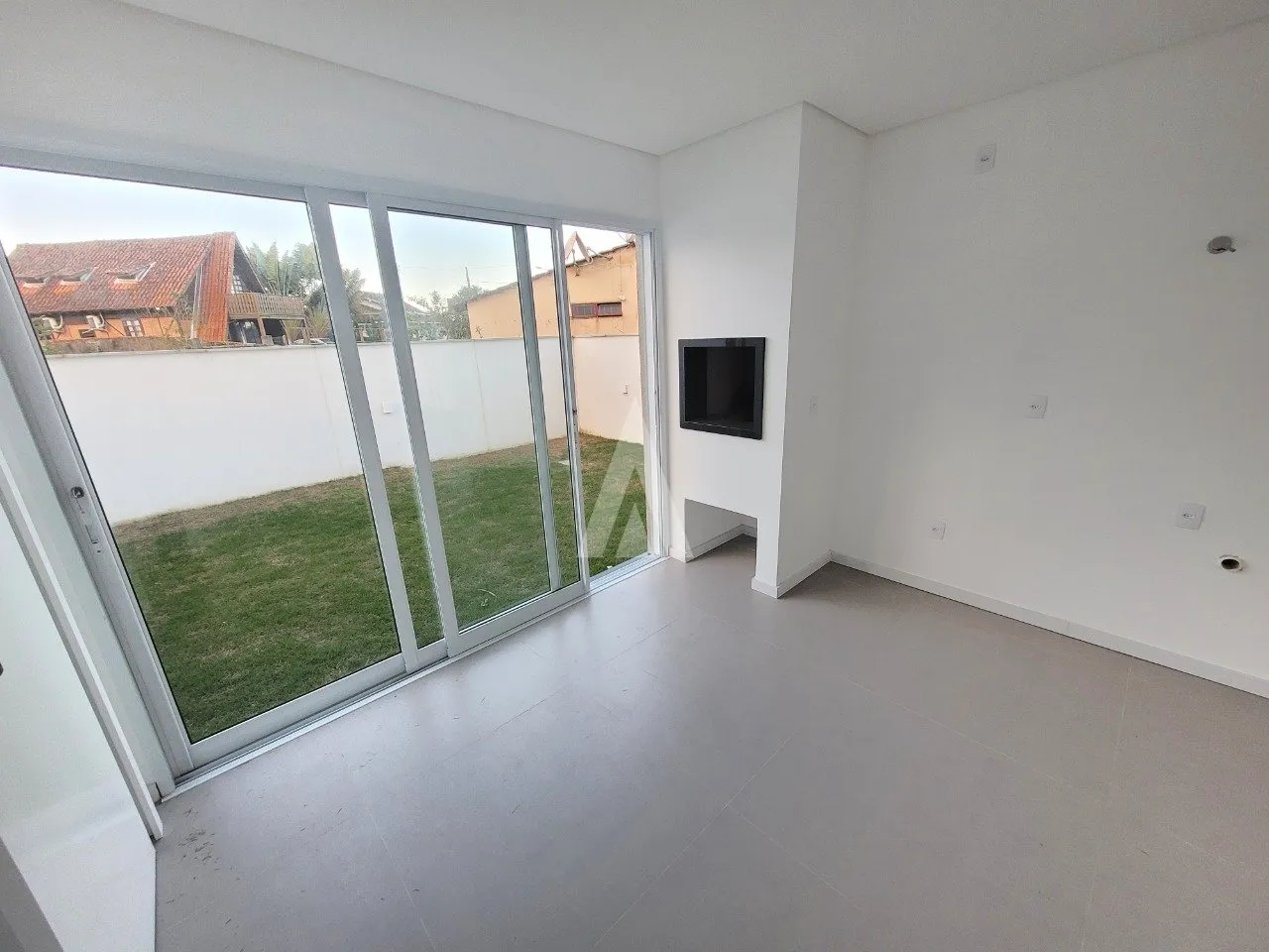 Sobrado Geminado com 1 suíte(s) mais 2 quarto(s) à venda no bairro Ubatuba em São Francisco Do Sul, de R$800.000,00 por R$760.000,00. — foto 6