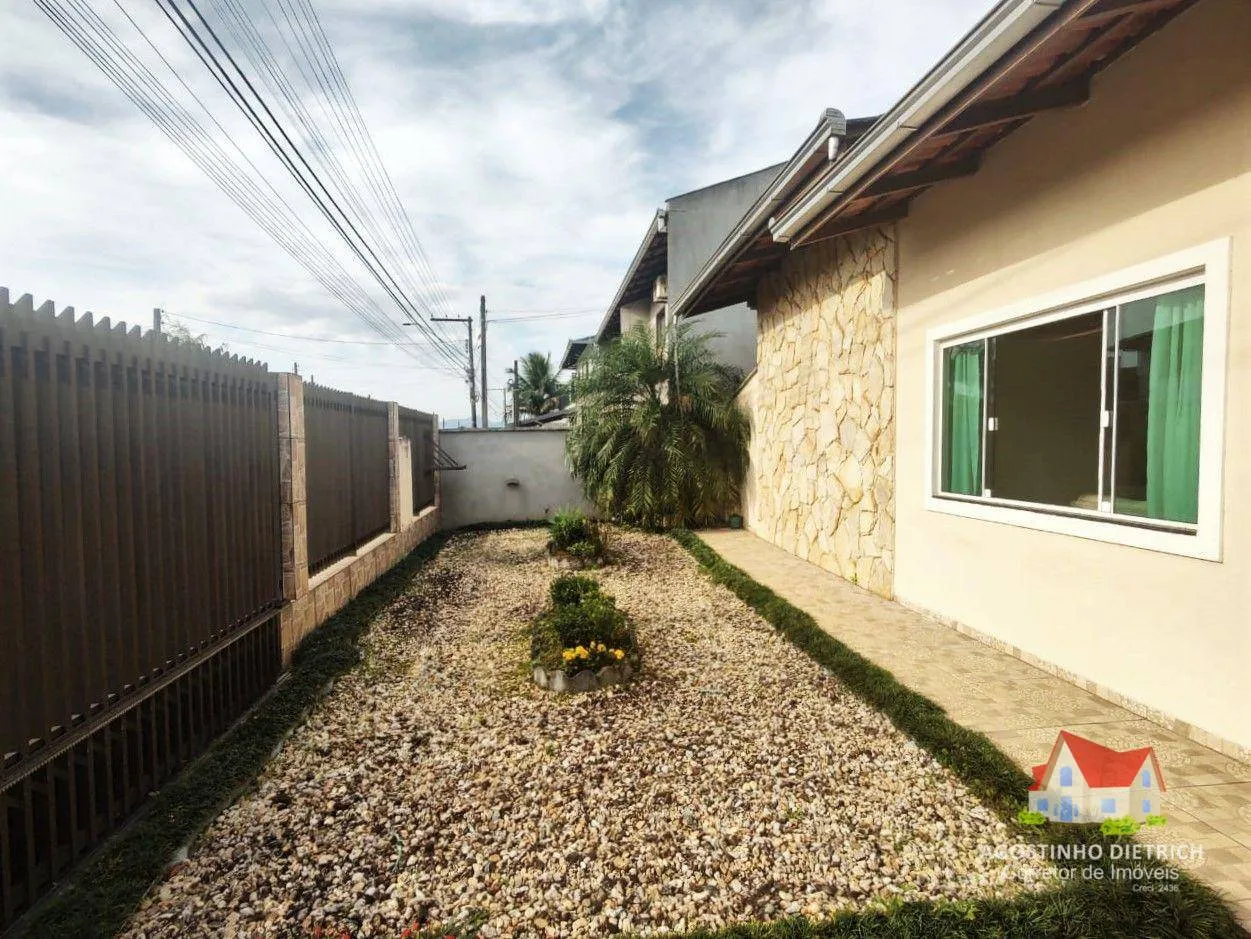 Residencia em Alvenaria C/Parte Averbada + Sobrado Residencial C/Apto de 02 Quartos +Area C/Churrasq.No Bairro Aventureiro! — foto 4