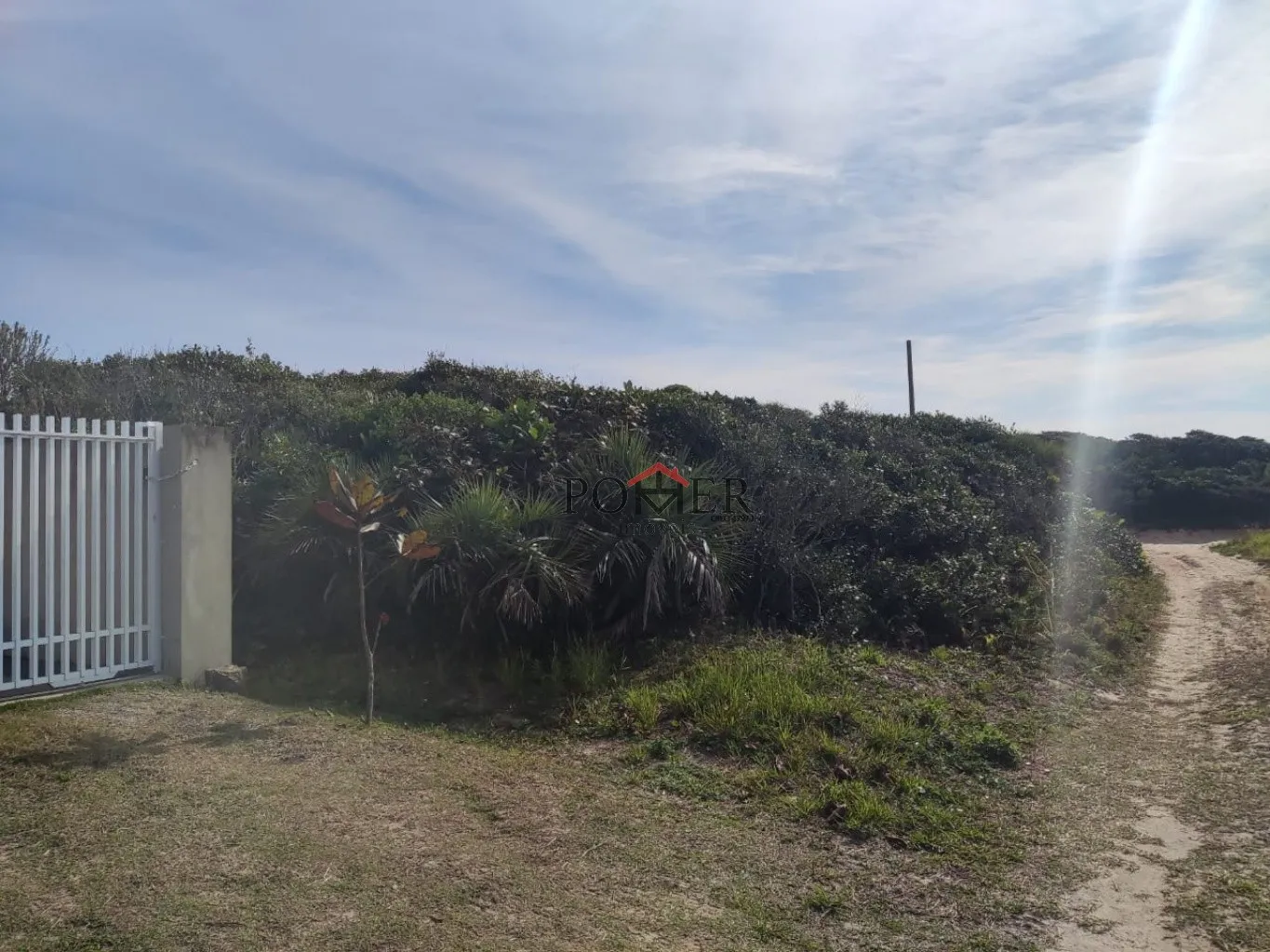 Excelente oportunidade de terreno na Praia do Ervino na cidade de São Francisco do Sul com 375,00m, fazendo frente em 12,50 metros. — foto 2
