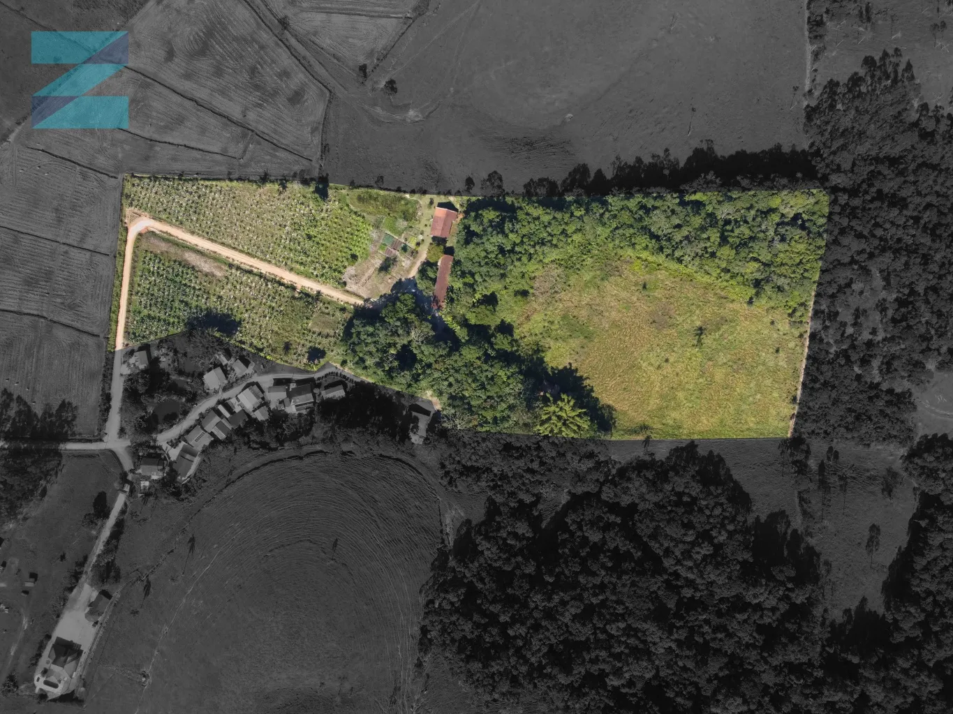 Sitio com 5,7 hectares, com nascente de água ! — foto 3