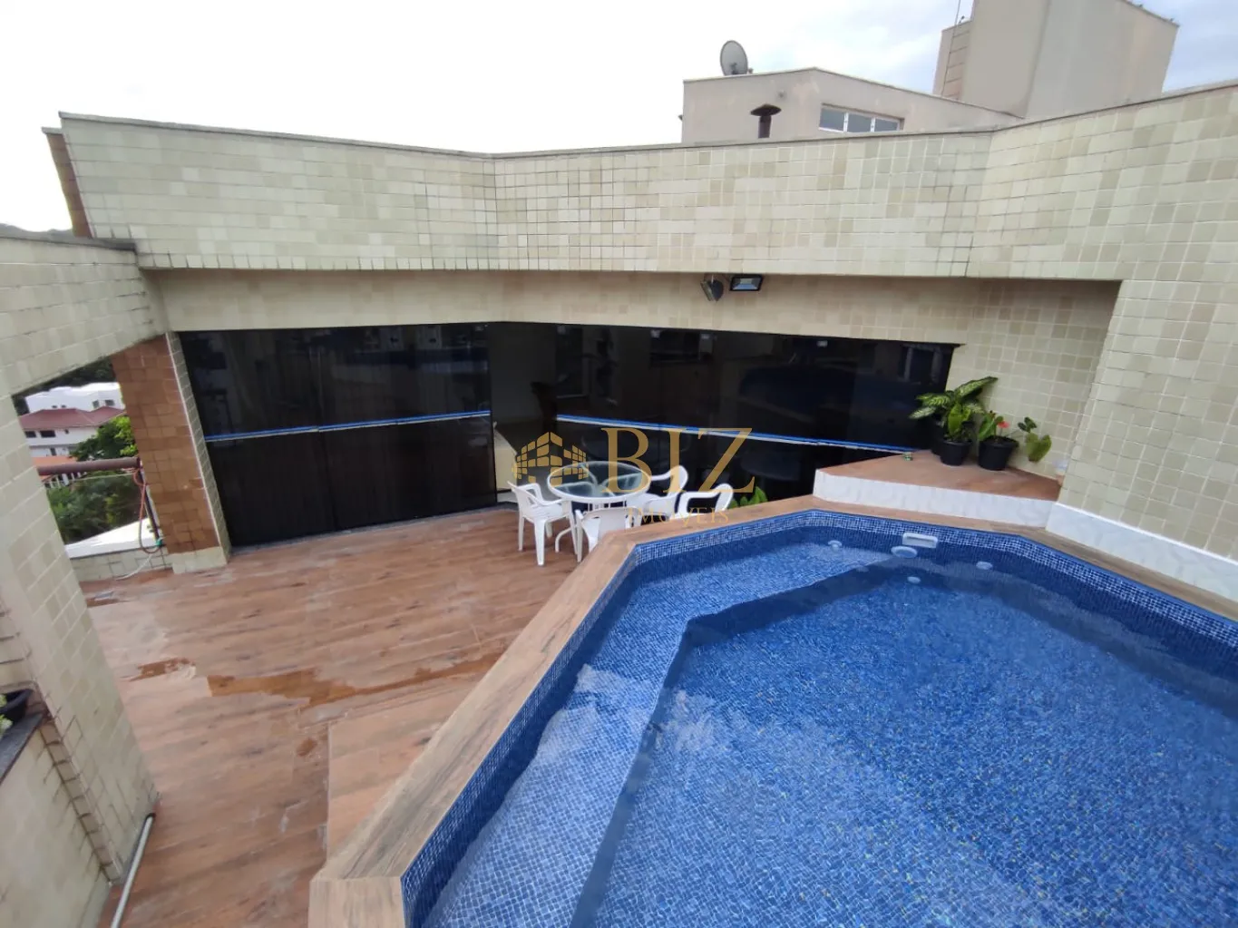 Belíssima cobertura duplex, com piscina privativa, 4 dormitórios sendo 2 suítes na região da Alameda! - foto 1