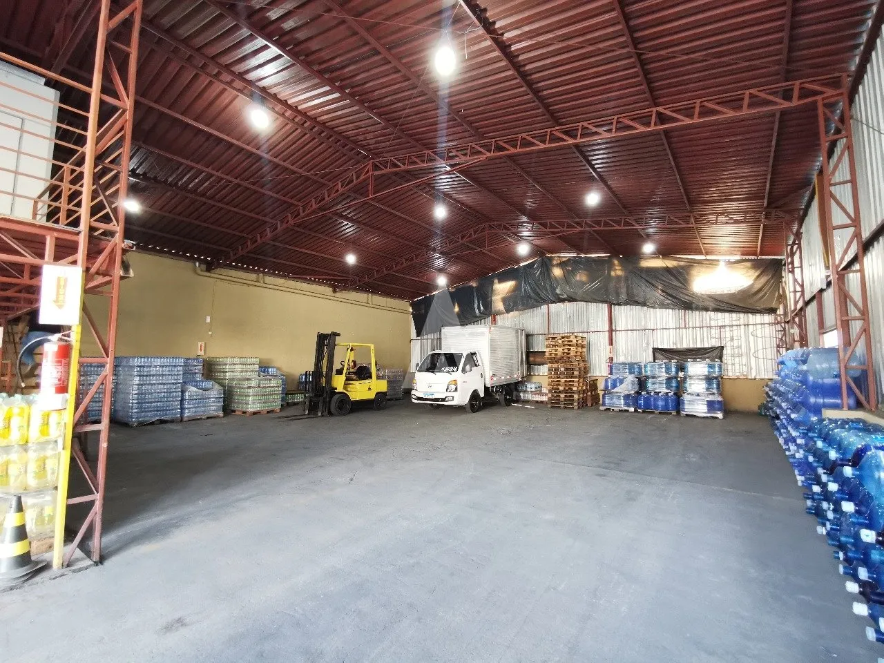 Galpão à venda, 700m² no Nova Brasília, Joinville - foto 1