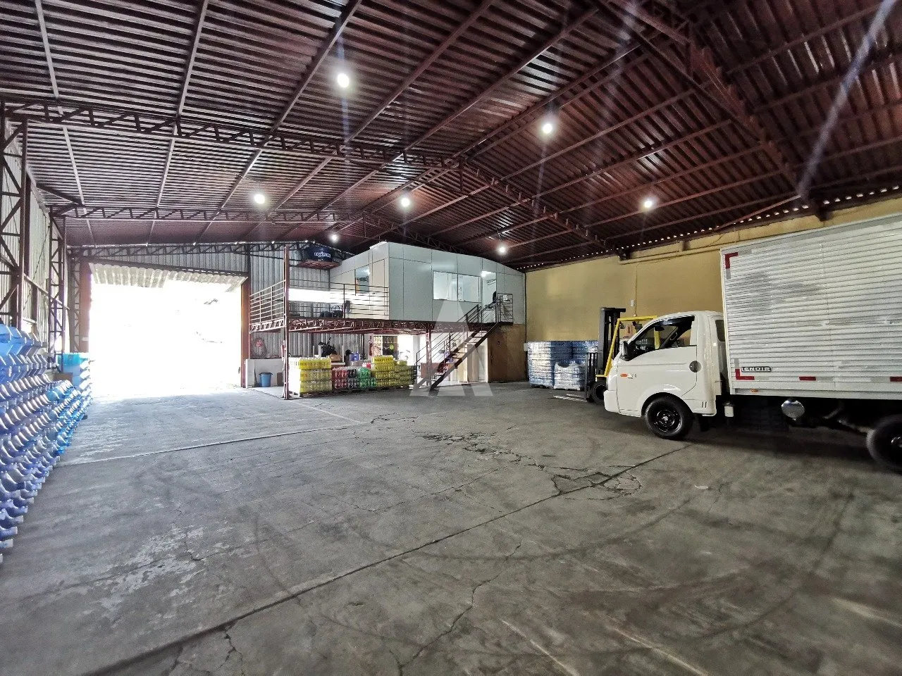 Galpão à venda, 700m² no Nova Brasília, Joinville — foto 2